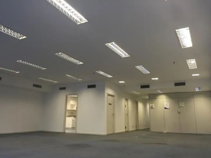 Andar inteiro com 400 M2 em prédio com total segurança - Foto 5