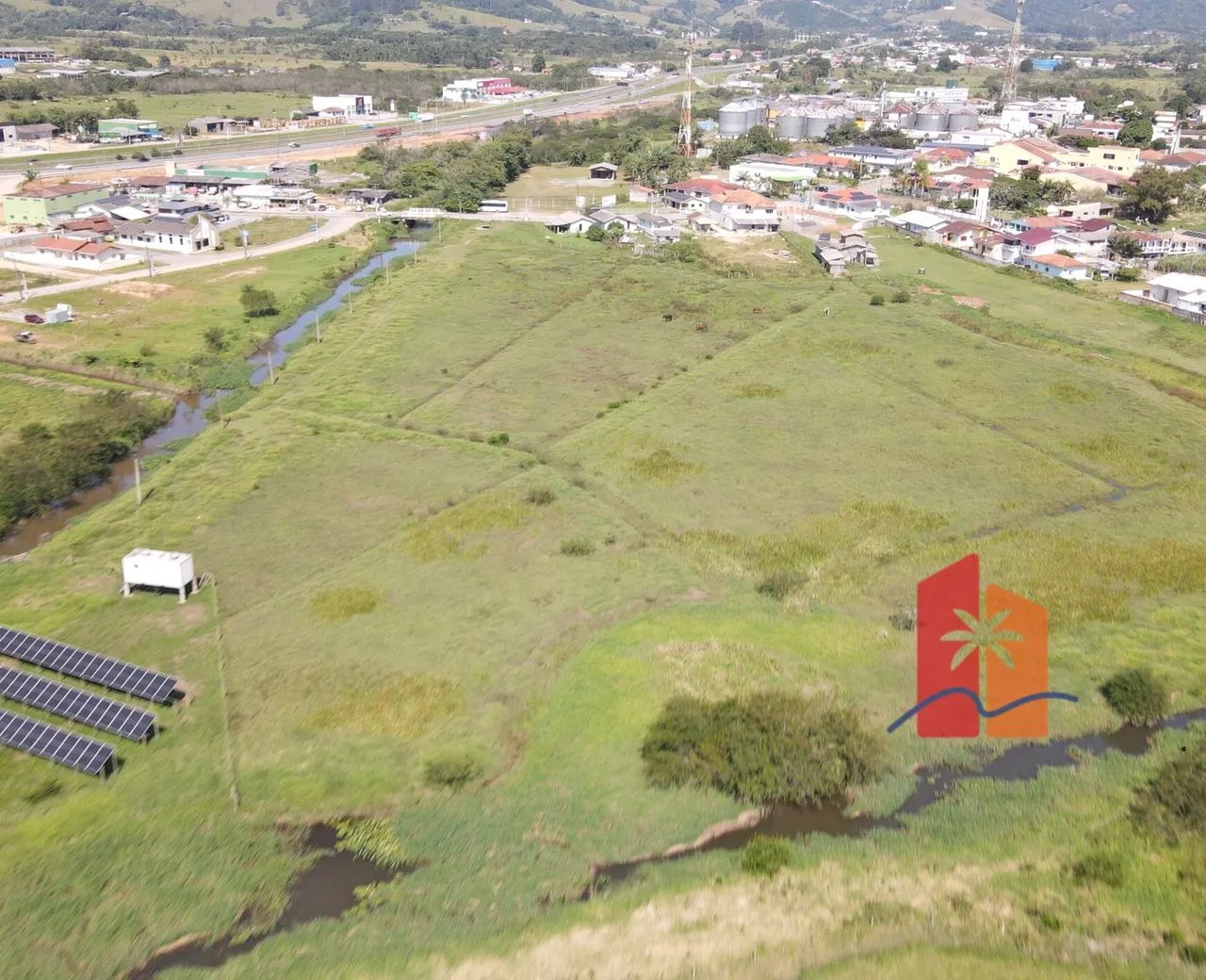 Terreno de 3,5 Hectares com Fazenda Solar à Venda no Centro de Paulo Lopes  SC - Foto 2