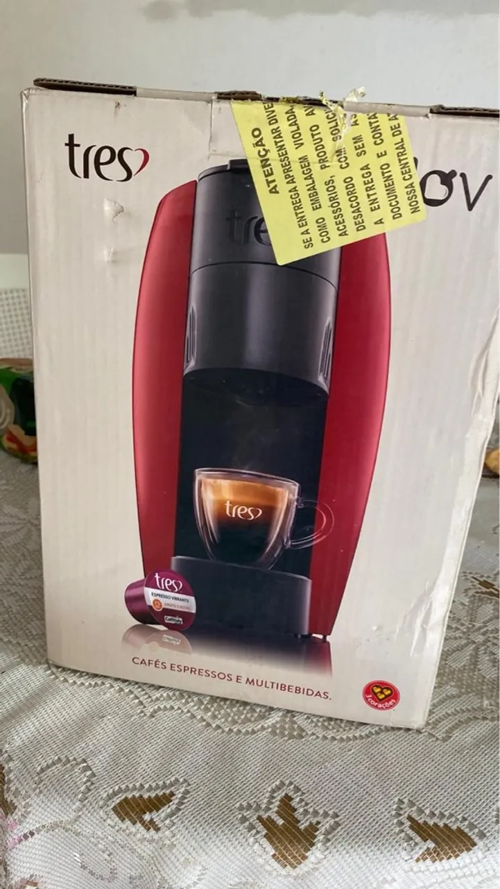 Máquina de Café 3 Corações Três Lov preta