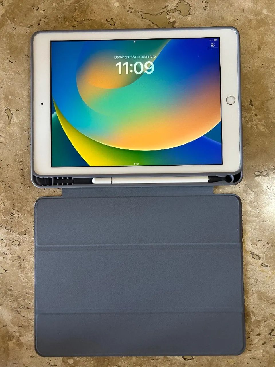 iPad 5º geração, 128 GB- praticamente novo!