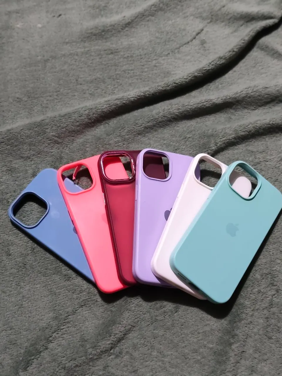 Celular de primeiro dono com nota fiscal e caixa está todo perfeito sem marcas de uso novo