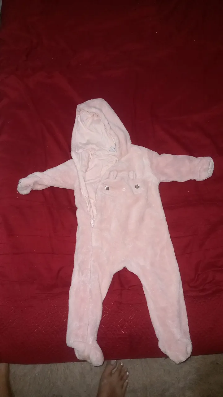 Macacão Bebê Rosa com Capuz