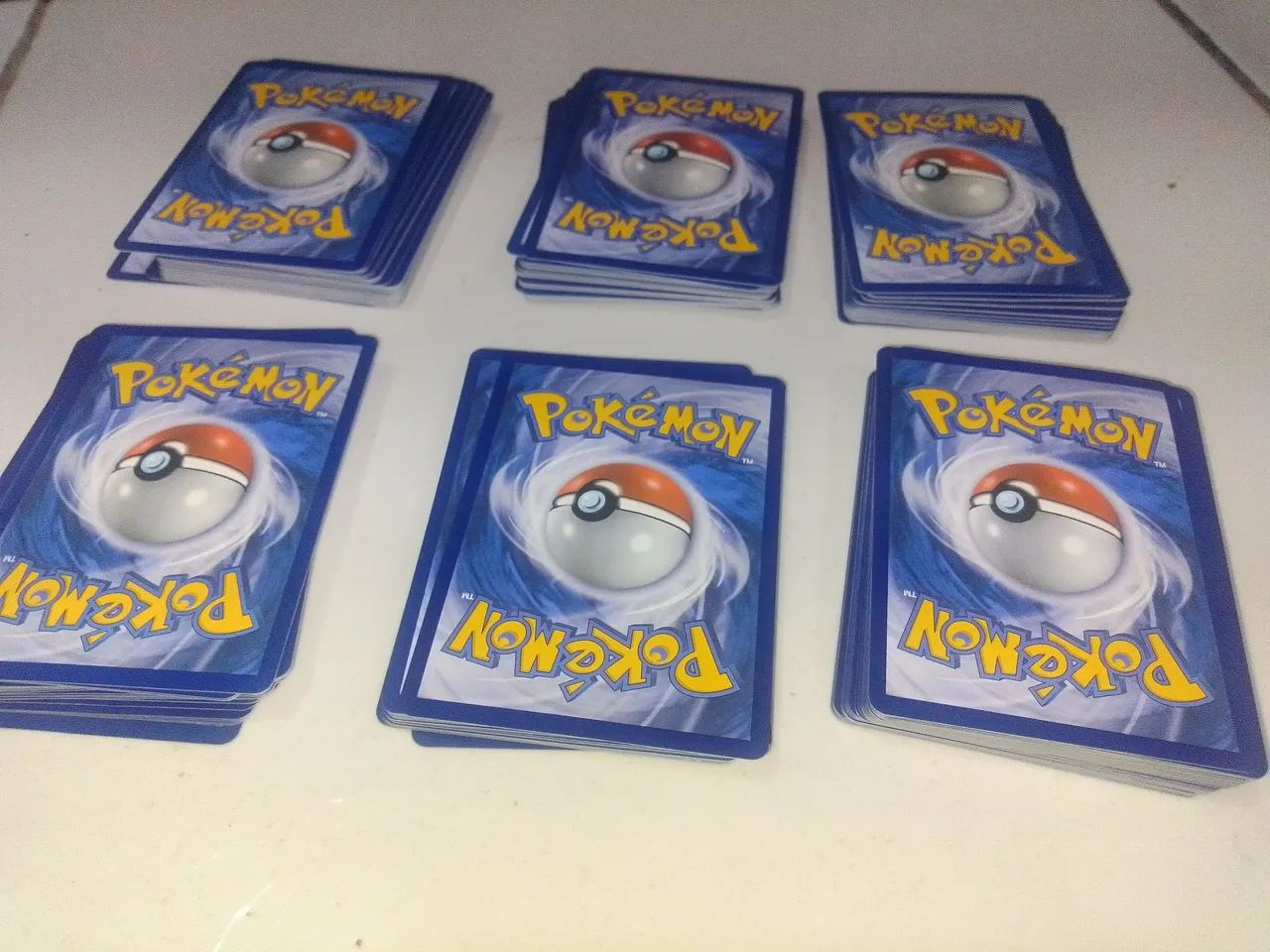 Lote cartas pokémon original bem conservada pra jogar e colecionar 100 unidades  - Foto 2