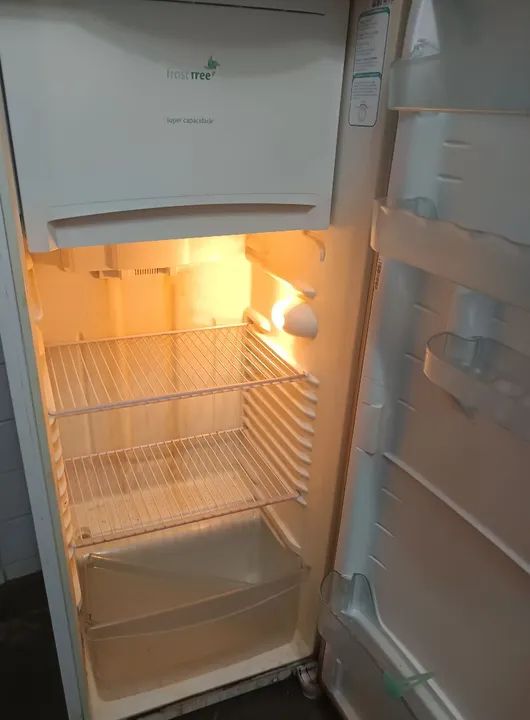 Geladeira Electrolux 300 litros - Foto 4