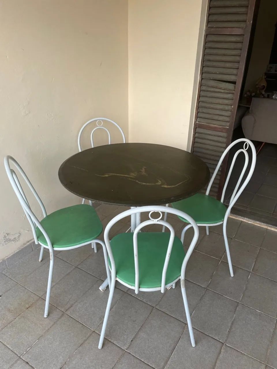 Mesa c 4 cadeiras - Foto 5