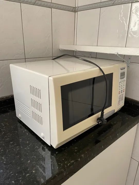 Micro-ondas Panasonic Piccolo em ótimo estado