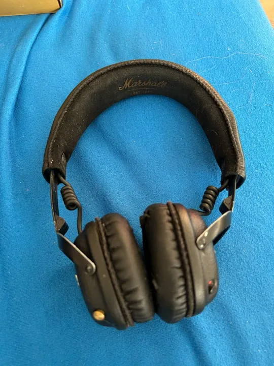 Major V headphones give you 100+ hours of wireless playtime