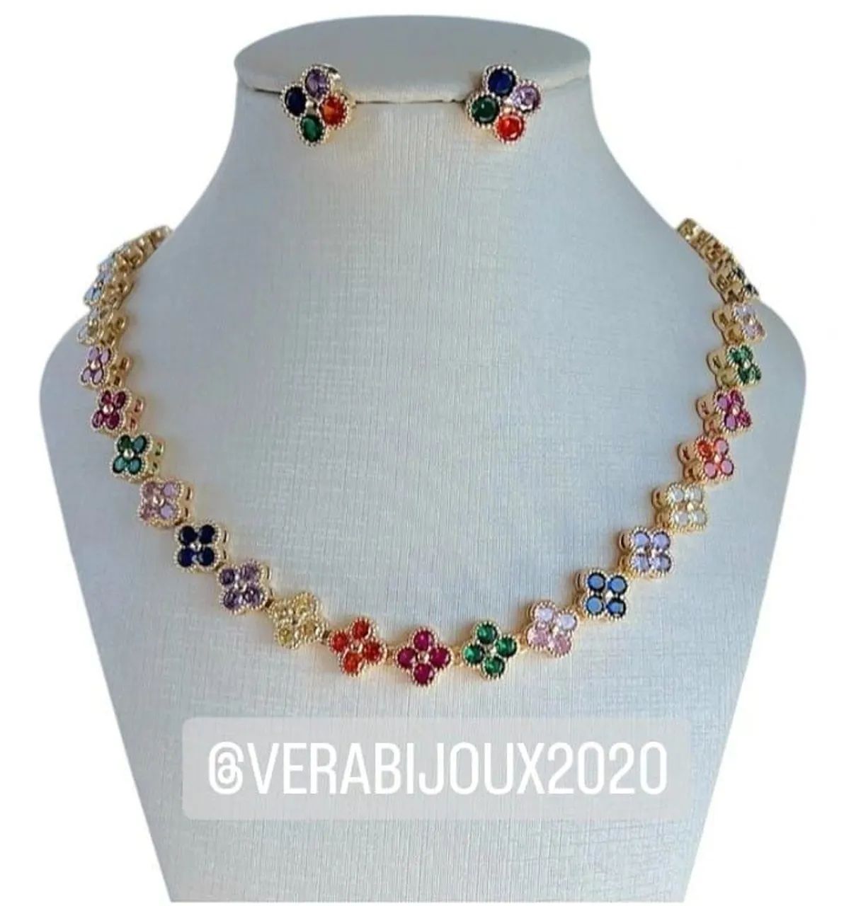 CONJUNTO RIVIERA EM DIAMANTES SWAROVSKI 