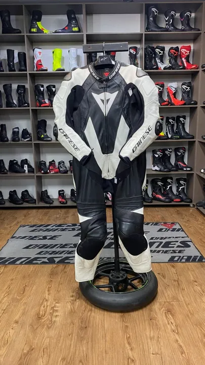 Macacão Dainese Laguna Seca 5 Pró Perfurado Peça Única Tamanho 52 Eur Usado 5 vezes