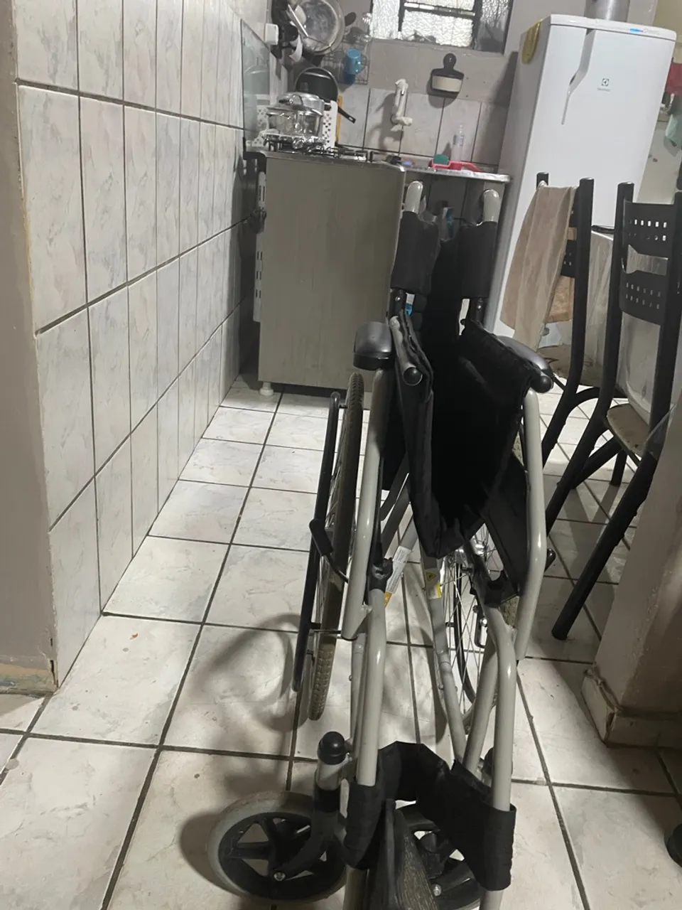 Cadeira de Rodas Dobrável - Conforto e Praticidade