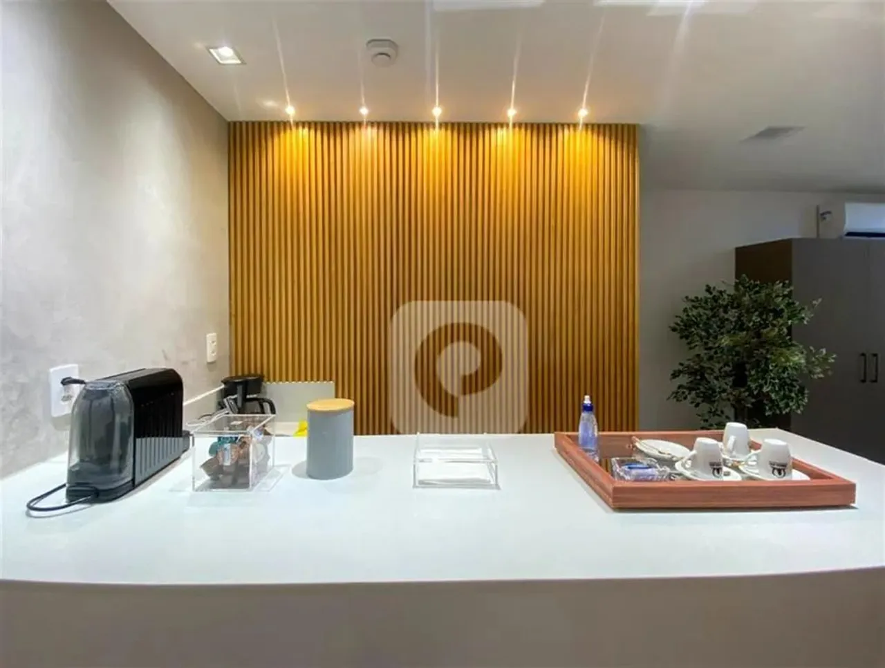 vendo Sala Comercial na Av. das Américas, 8505 no ED. LAS PALMAS