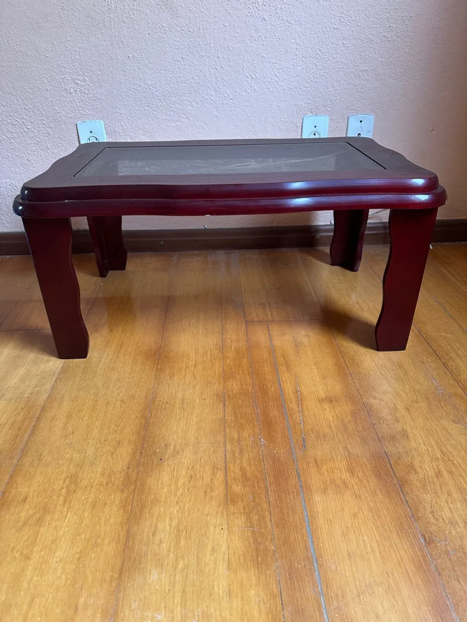 Mesa de centro em madeira maciça