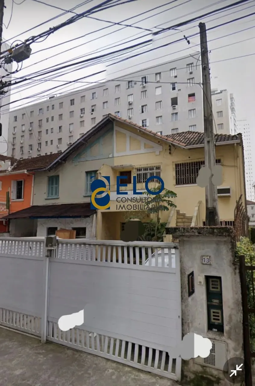 Sobrado à venda em Santos-SP, no Orquidário na quadra da Praia (Residencial/Comercial) 4 q