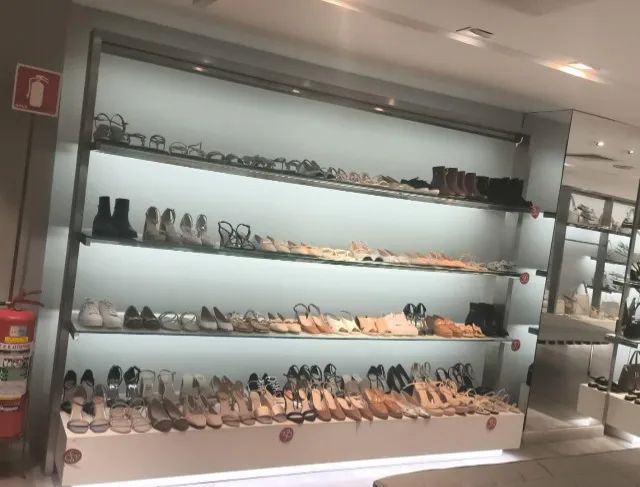 Imperdível, não perca! Belas prateleiras em Inox com base em madeira e iluminação embutida - Foto 5