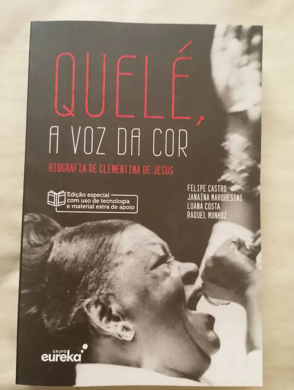 Livro Quelé a voz da cor - Foto 2