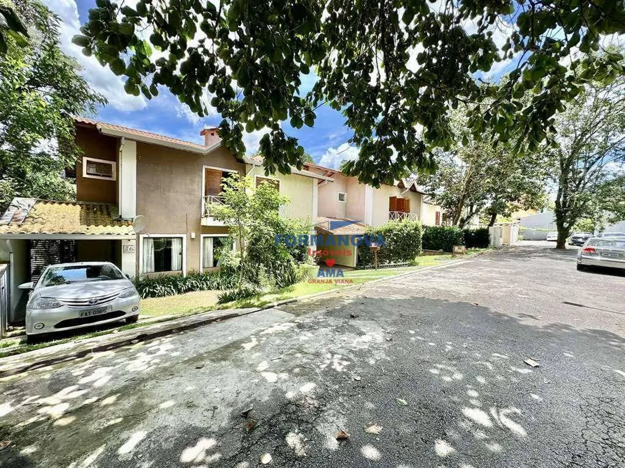 Vila Velha - Casa com 3 quartos à VENDA com 124 m² por R$ 1.150.000 na Granja Viana