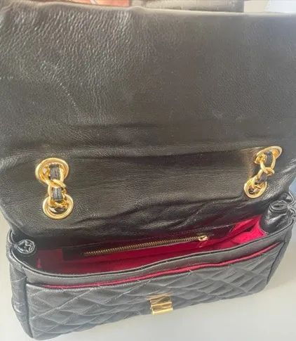 Bolsa Deseo Média Couro Legitimo Matelassê Preta, seminova, em excelente estado - Foto 5