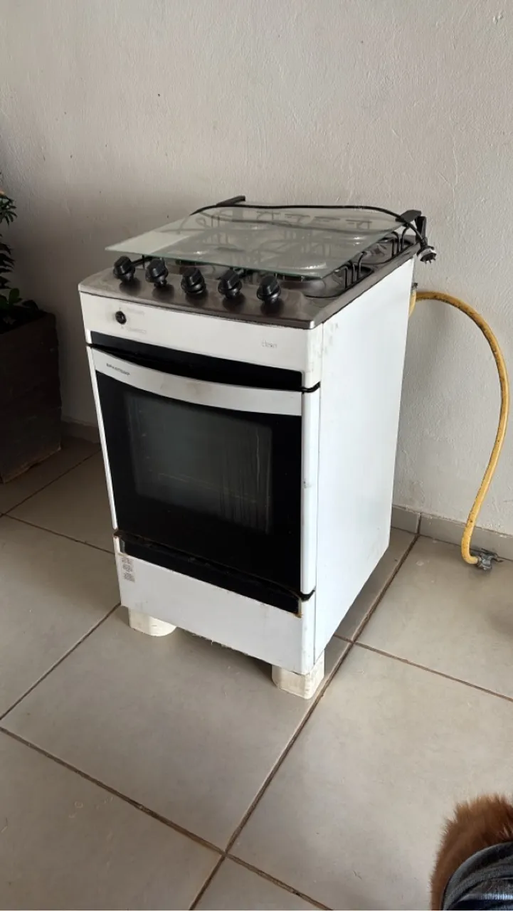 Fogão Brastemp 4 bocas com tampa de vidro