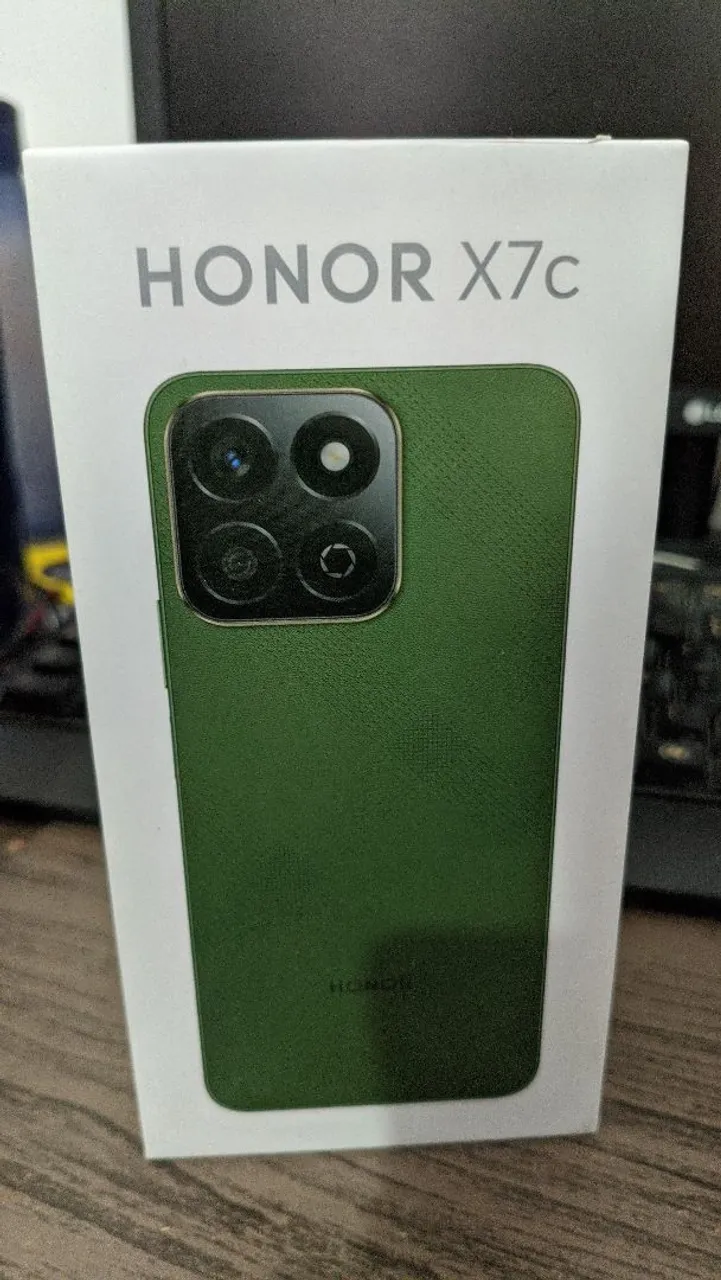 HONOR X7C. celular muito bom e compacto, boas câmeras e desempenho nítido, empresa HUAWEI