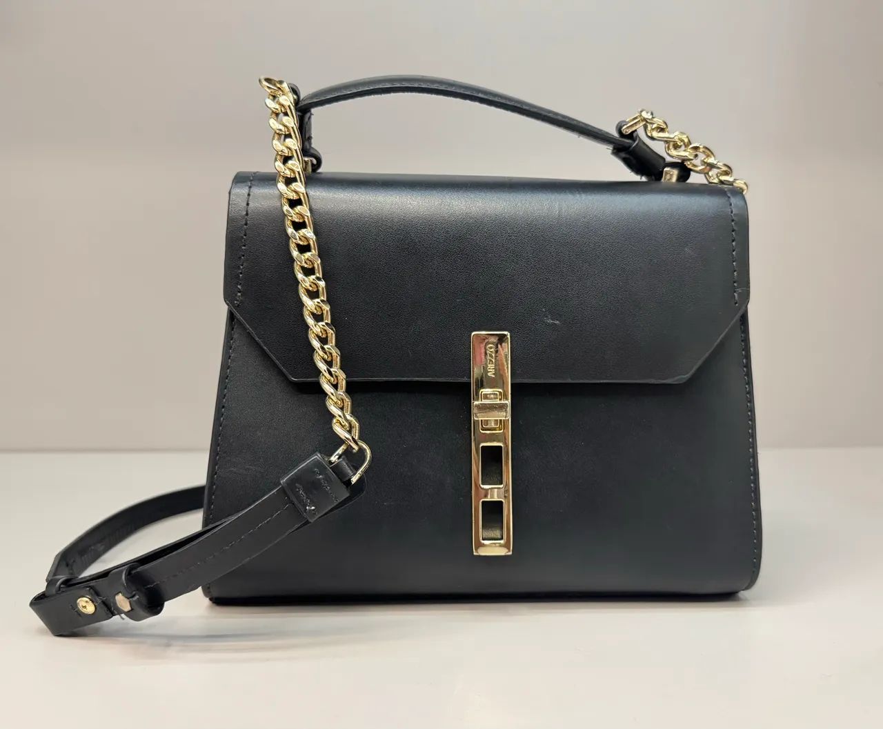 bolsa arezzo preta couro