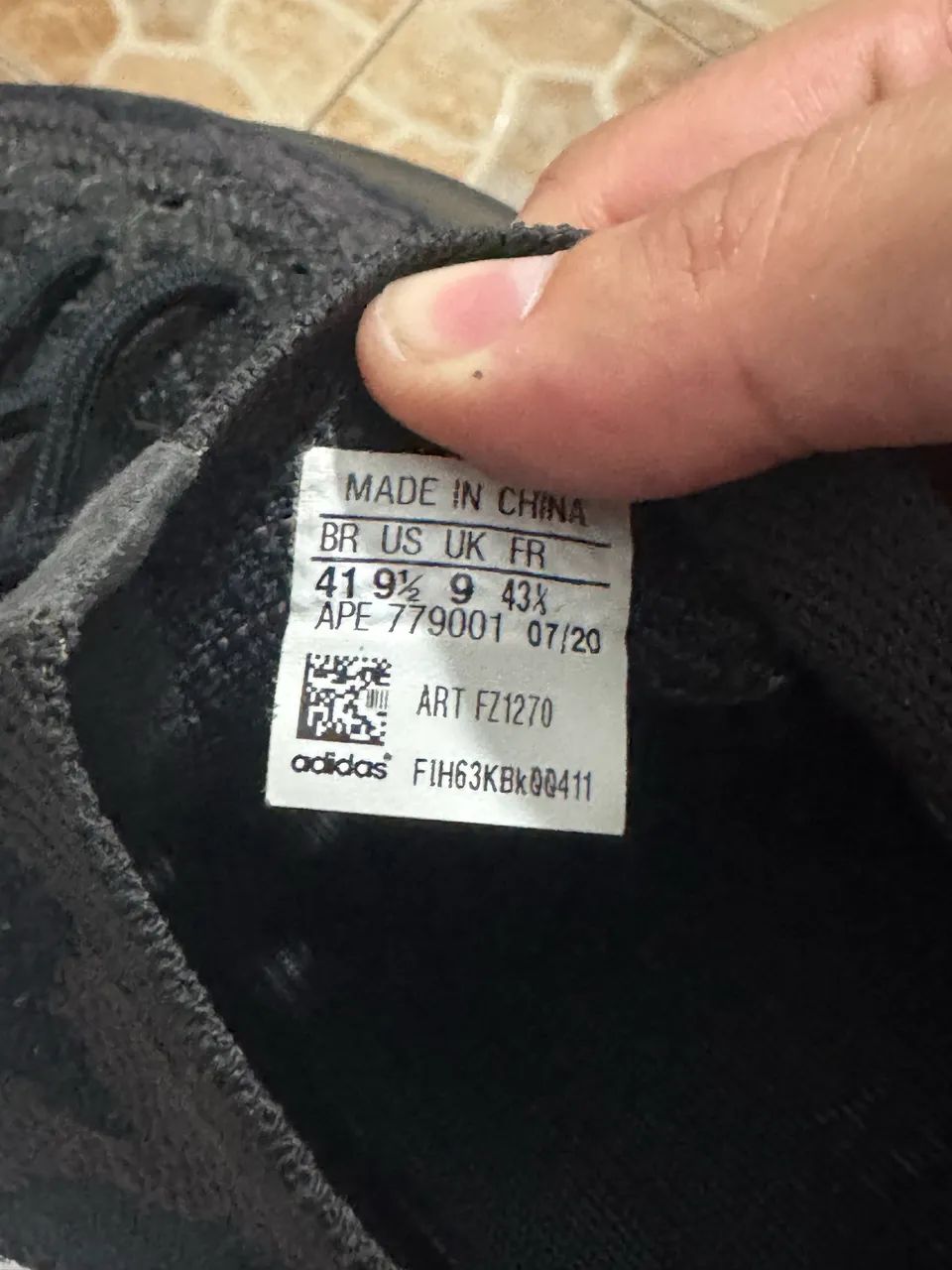 Yeezy Boost 380 Onyx Refletivo - 41br  - Foto 2