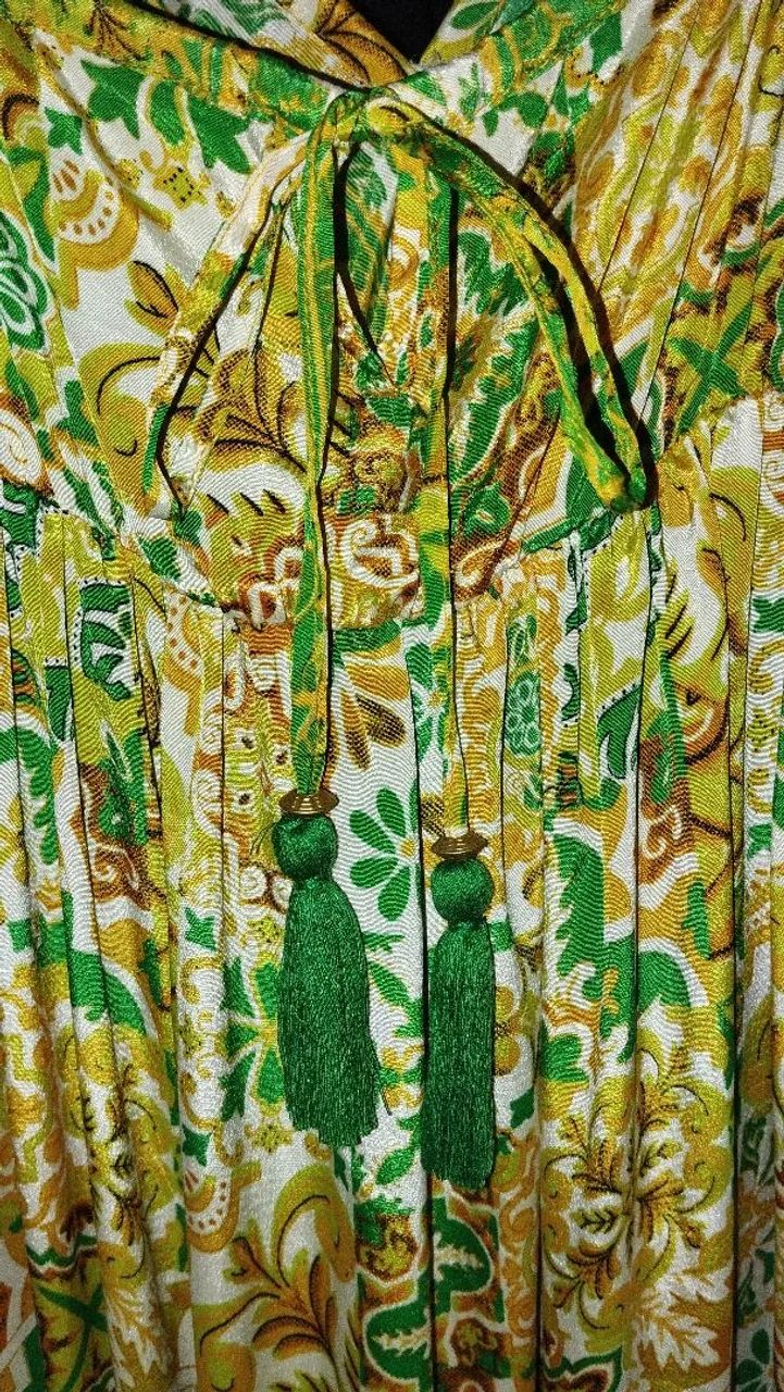 Vestido indiano amarelo pouco usado e bem conservado 