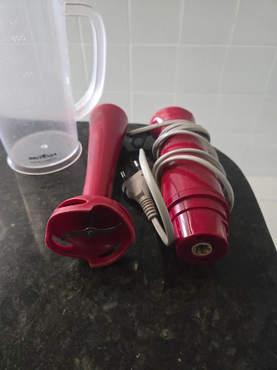 Mixer Britânia, vermelho, com copo medidor - Foto 2