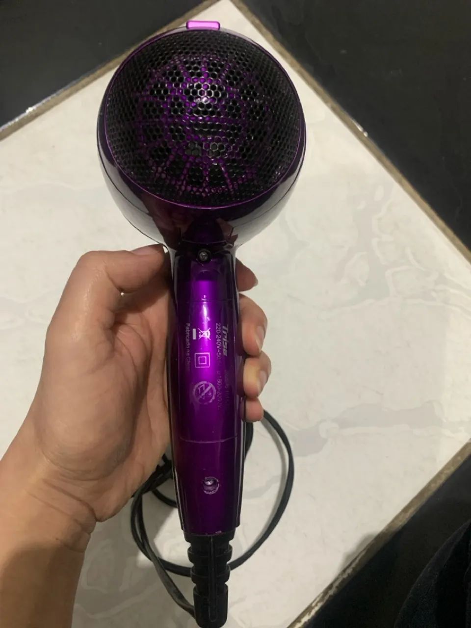 Secador de cabelo iônico café TRISA2000w  voltagem 220v - Foto 3