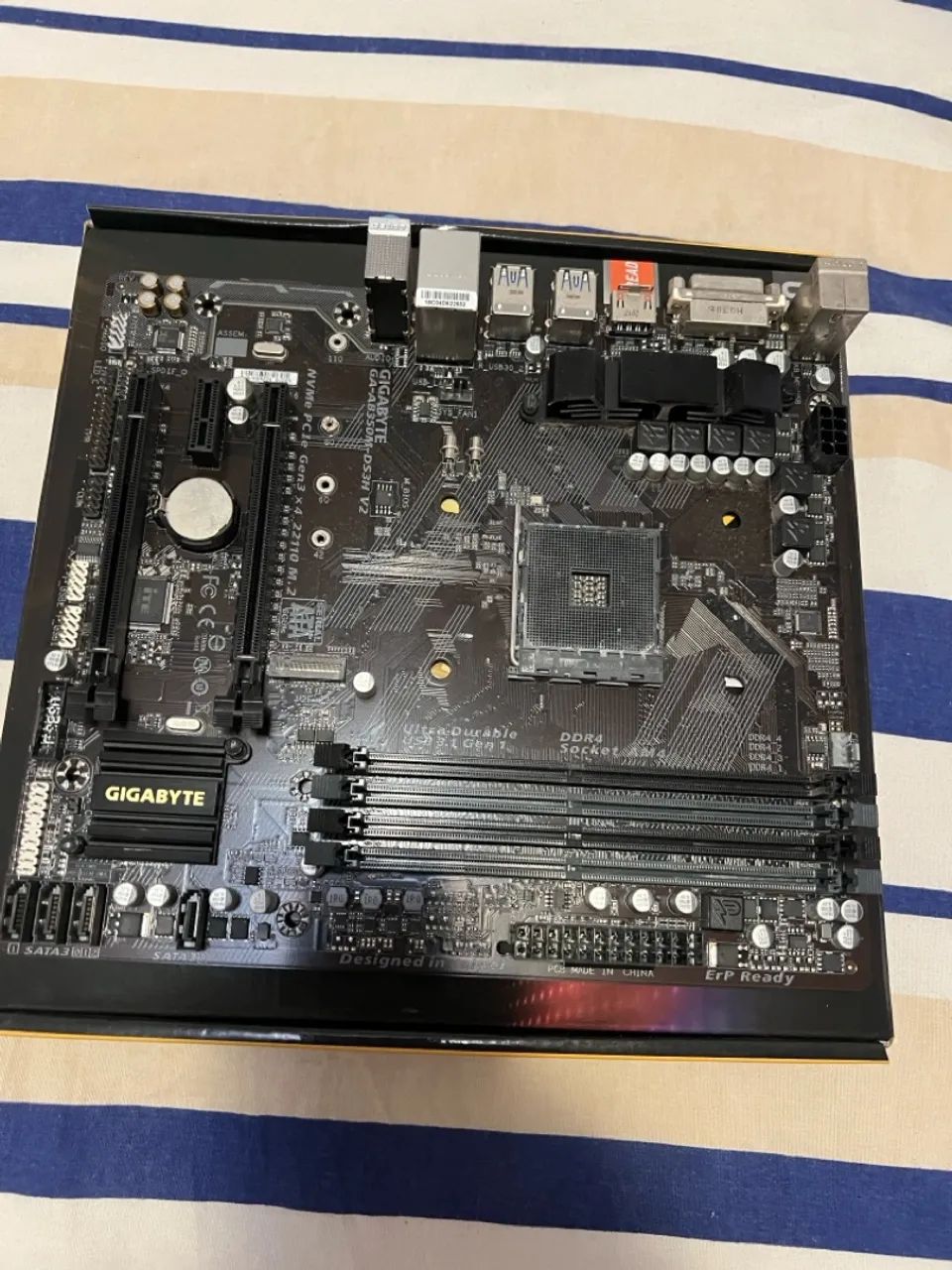 Placa mãe Gigabyte AB350M-DS3H  - Foto 3