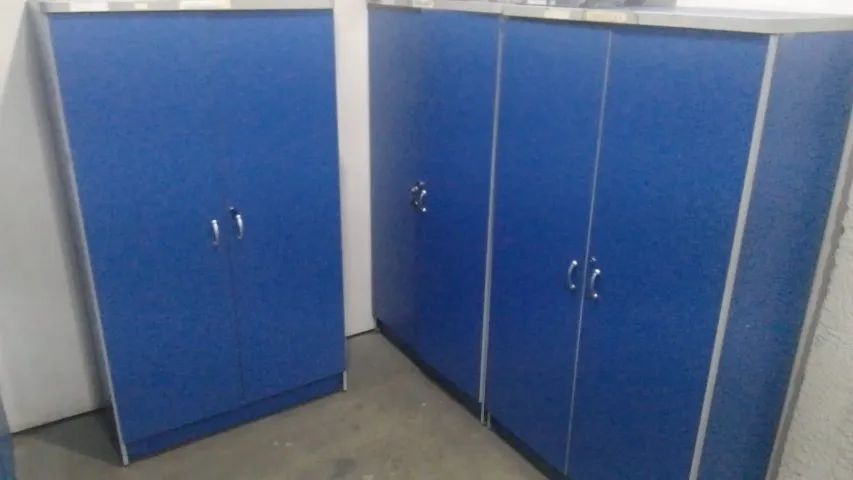 Armário de madeira para escritório - Foto 2