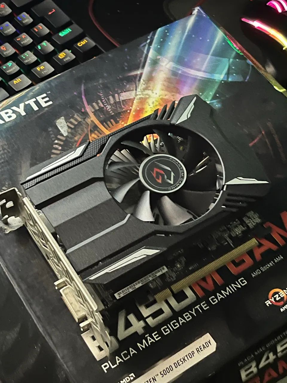 Placa de vídeo Rx550 (com defeito)