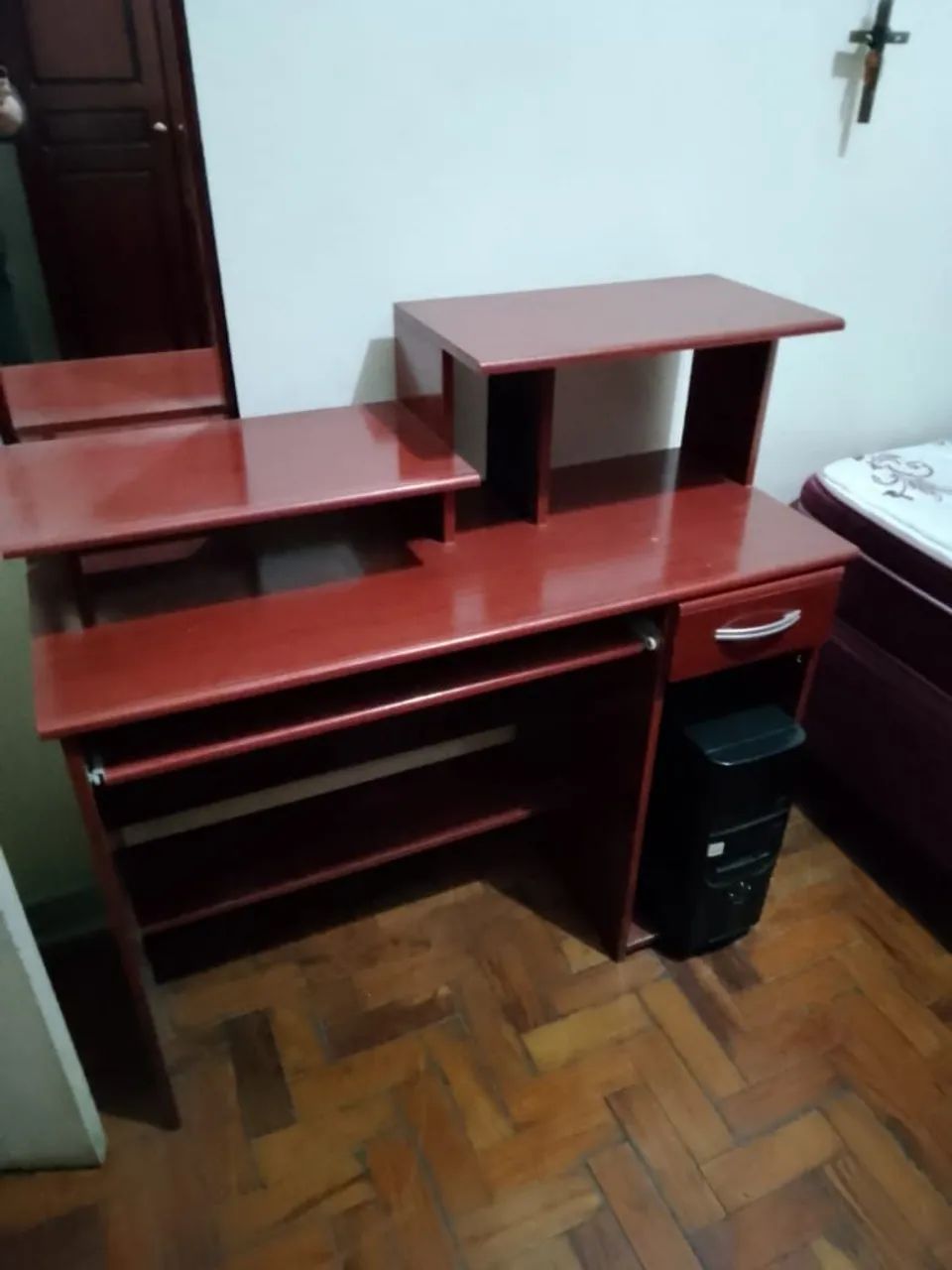 MESA DE MADEIRA PARA COMPUTADOR COM GAVETA 