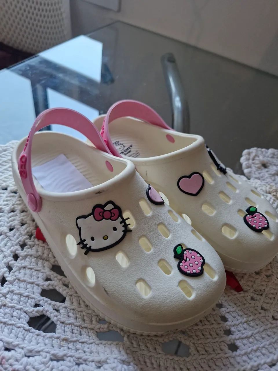 Sandália Crocs Hello Kitty