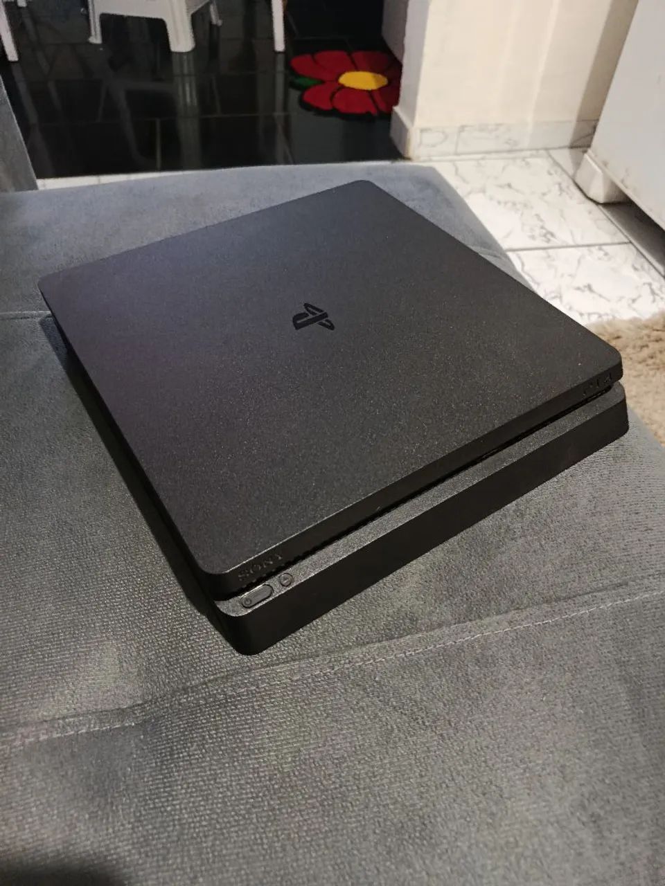 PS4 SLIM 1TB