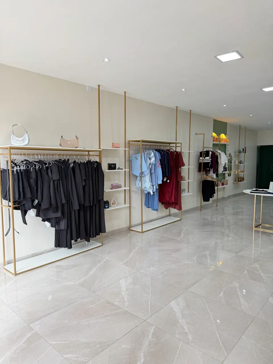 LOJA- completa estilo boutique , Passo com ponto  recém reformado alugado  - Foto 3