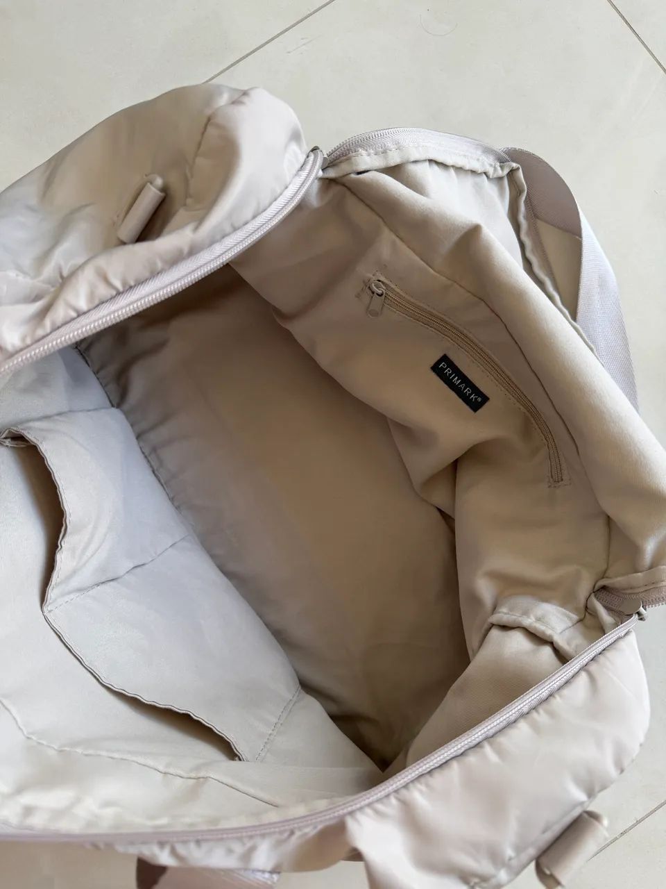 Bolsa bege de cetim  - Foto 5