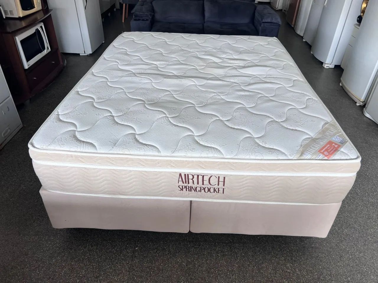 Cama box Queen size Colchão Ortobom molas ensacandas 