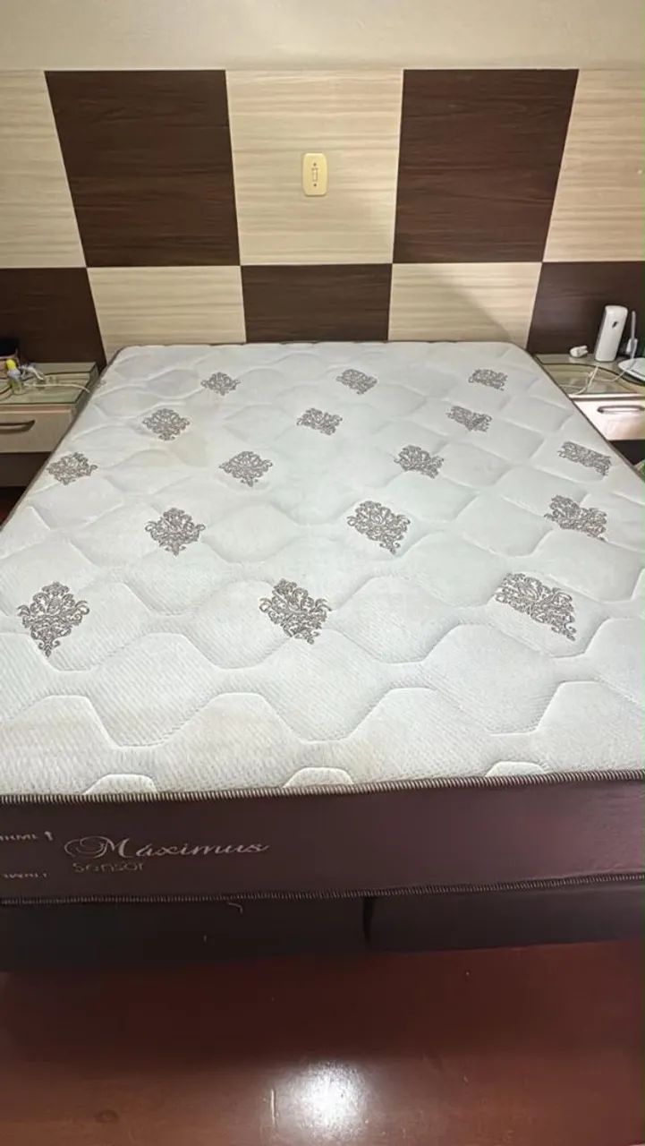 Cama Queen com Box e Colchão 