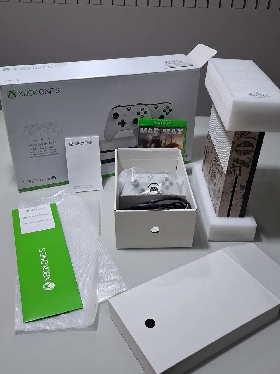 Xbox One S 1TB na Caixa - Novo - Foto 3