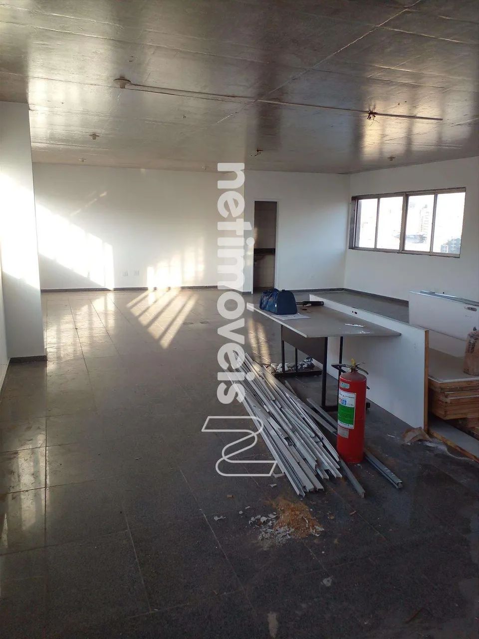 Sala espaçosa, clara e arejada próximo a rodoviária de Belo Horizonte. - Foto 2