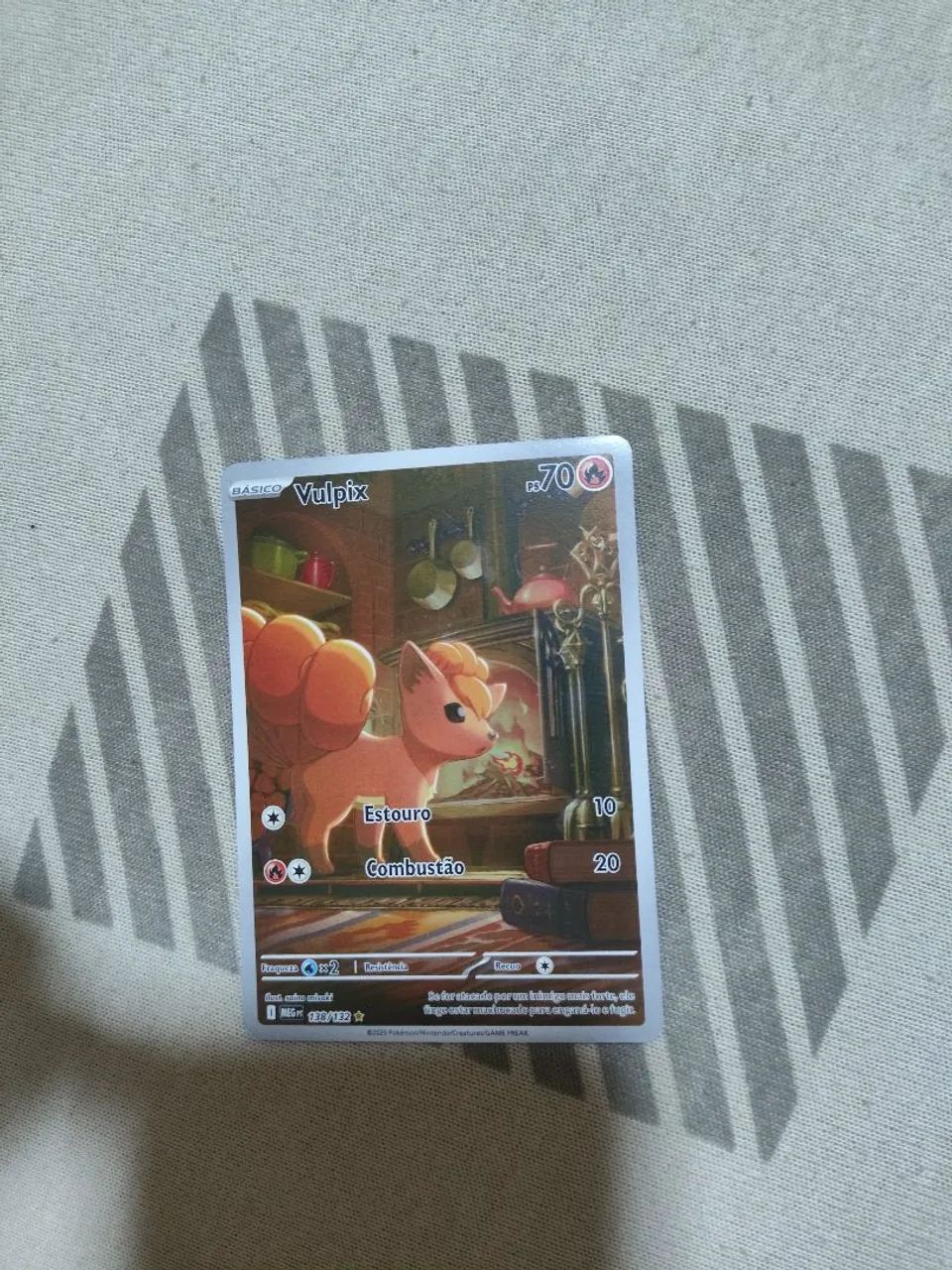 Carta pokémon Full arte da "Vulpix" 