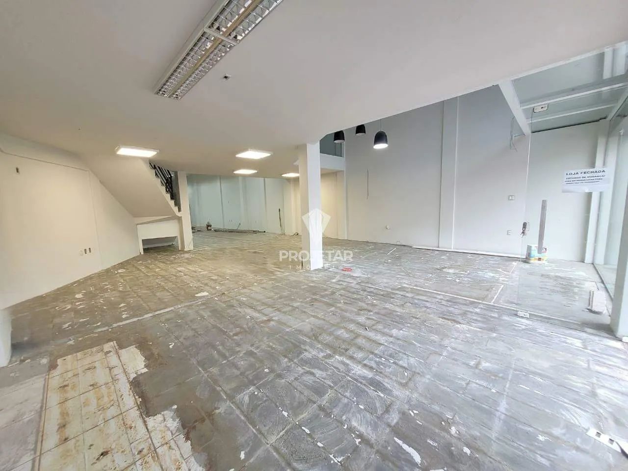 Excelente Sala Comercial Disponível Para Locação no Centro de Araranguá  Localização Privi - Foto 4