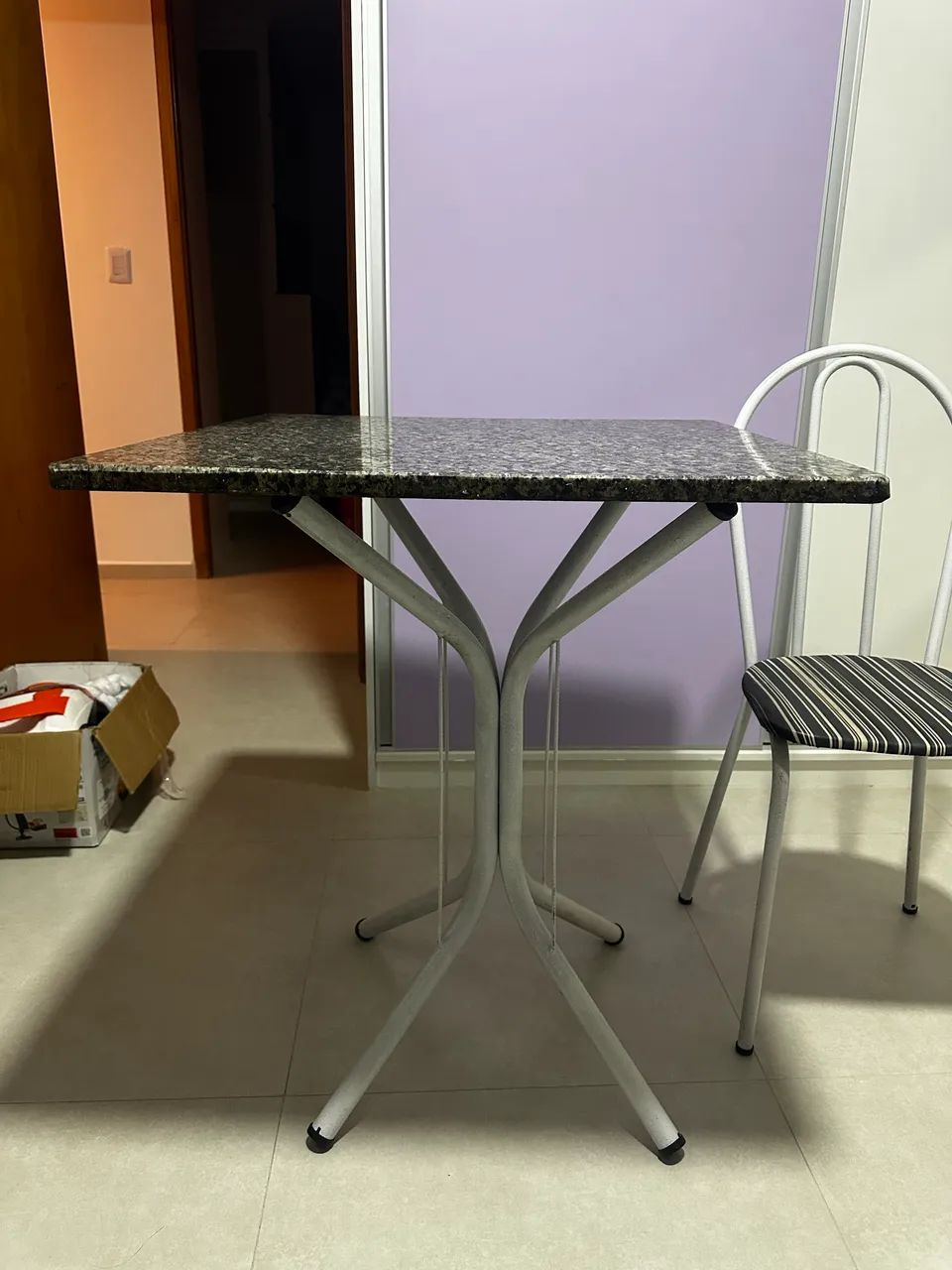 Mesa em mármore 4 lugares