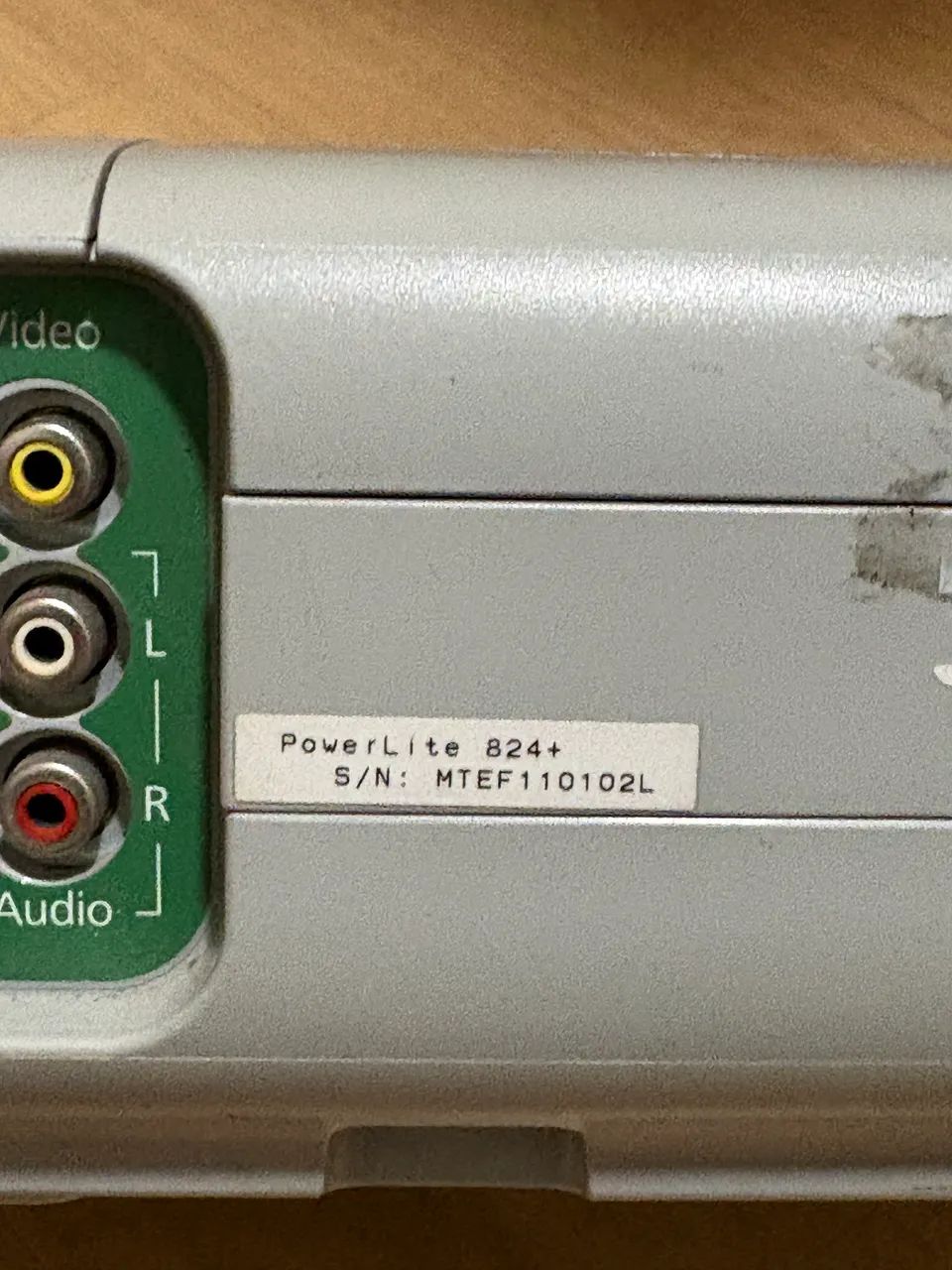 Projetor Epson PowerLite 824+ plus - Foto 2
