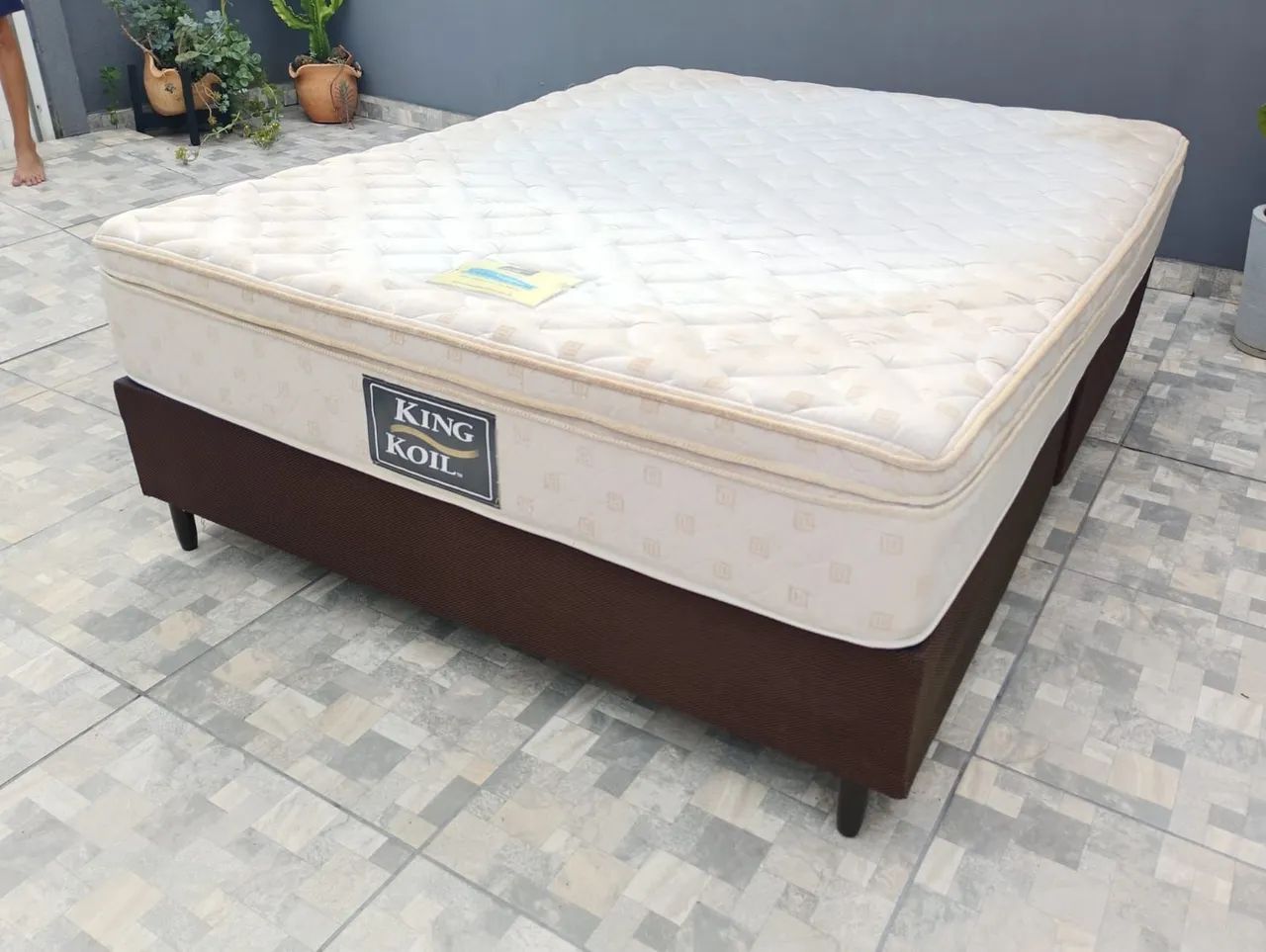 Excelente Colchão Queen Size ótima marca  - Foto 2