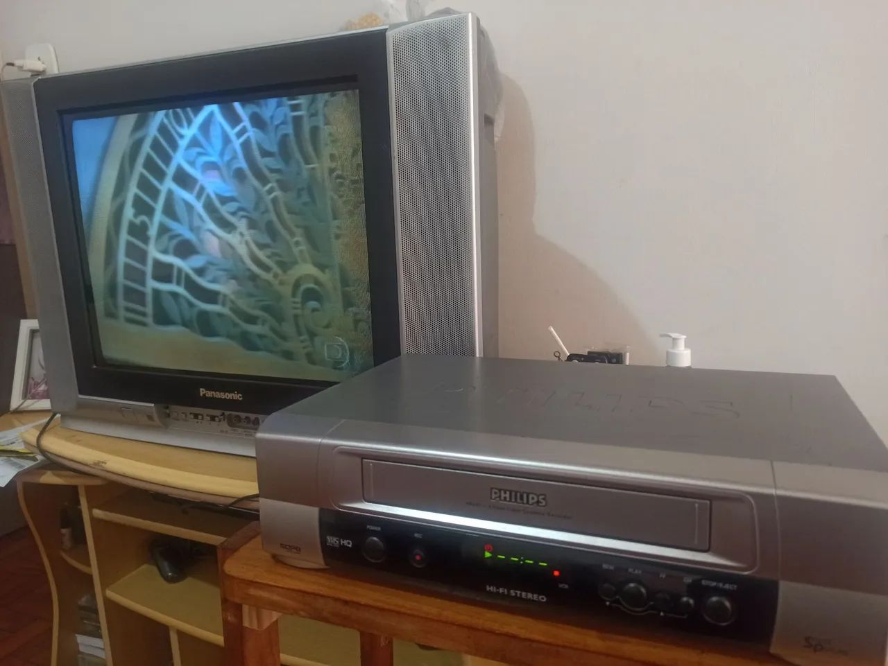 Vídeo Cassete Phillips Vr607 6 cabeças Hi-Fi Stereo - DVD, Blu-Ray