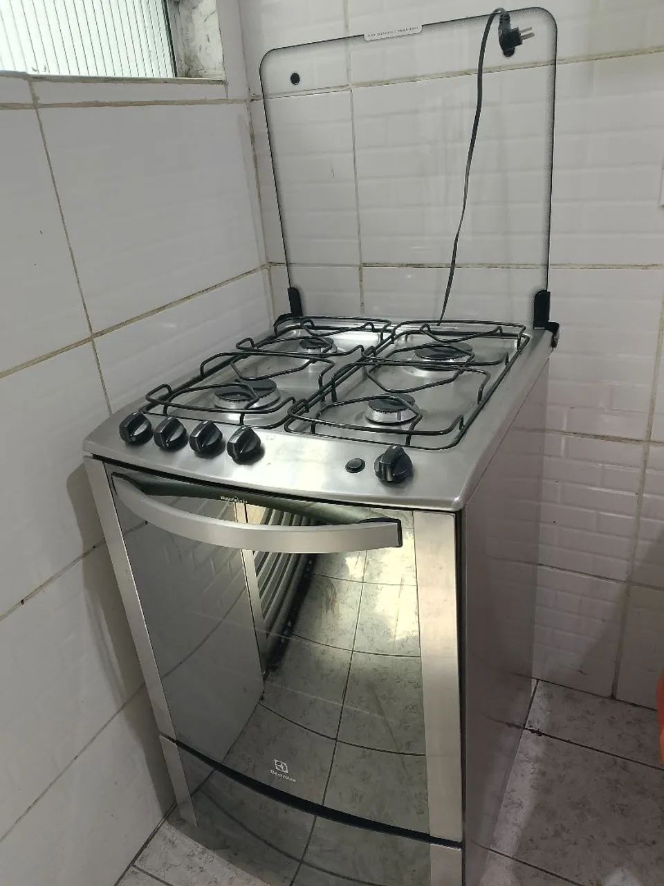 Fogão Eletrolux 4 bocas, acendedor automático 