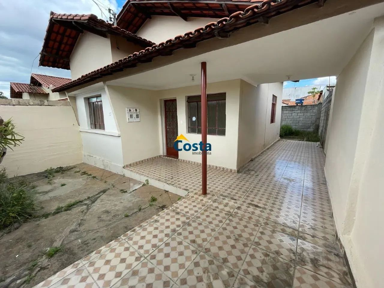 Casa individual no bairro Filadélfia com 2 quartos