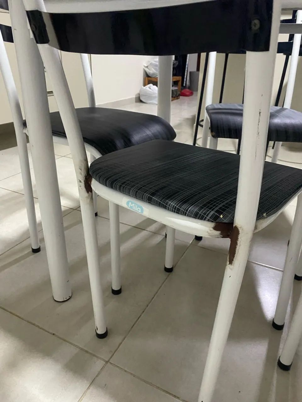 Mesa tampo de granito com 4 cadeiras - Foto 4