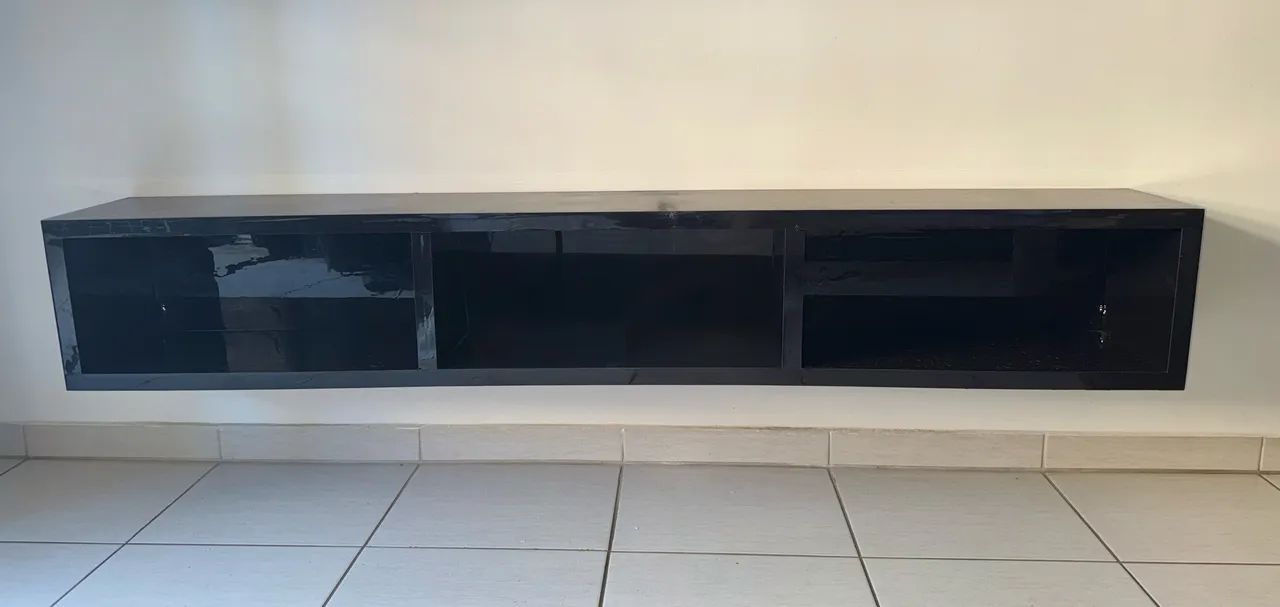 Rack suspenso em MDF preto brilho  - Foto 2